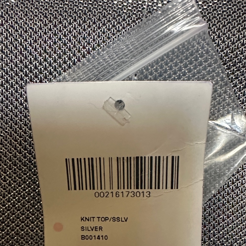 Forever 21 Metallic Silver Puff Sleeve Crop Top - Picture 5 of 5